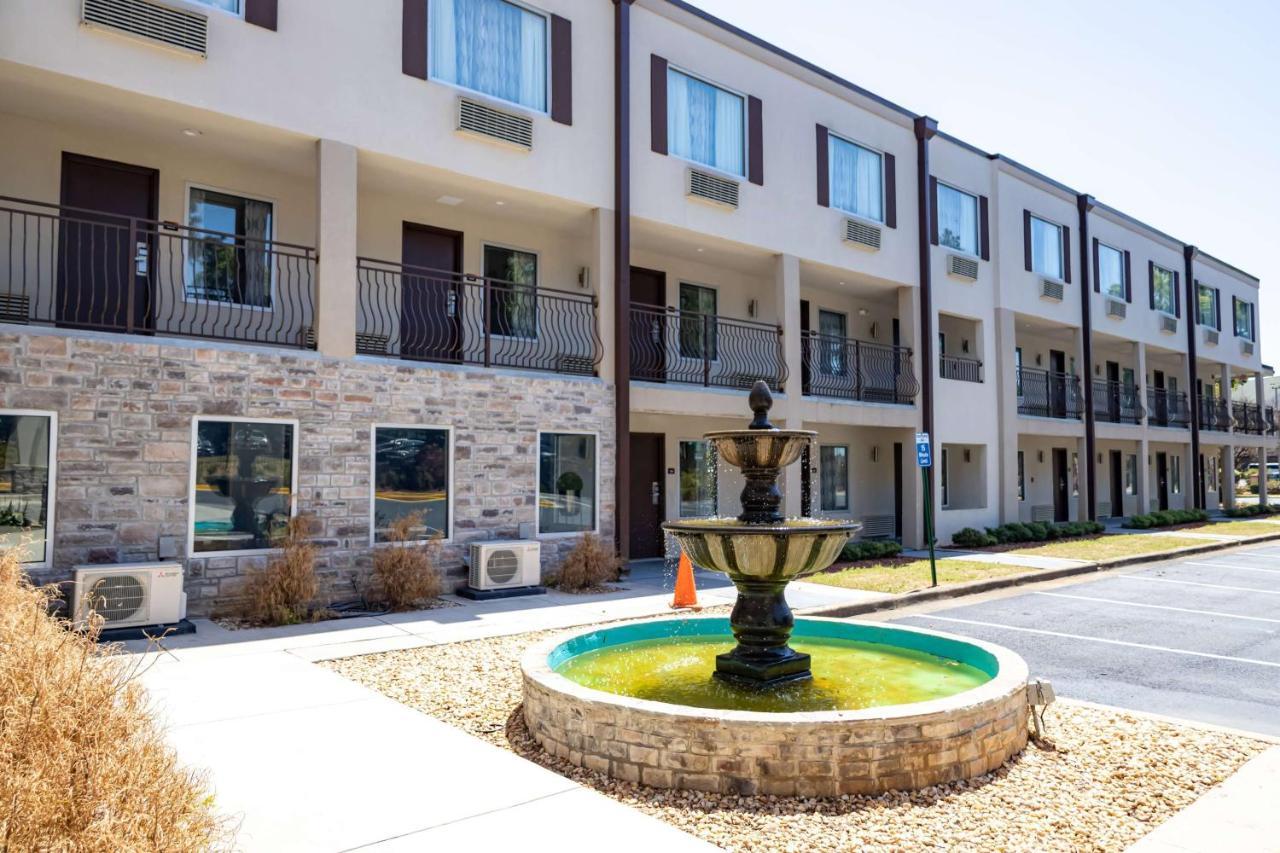 Days Inn By Wyndham College Park Atlanta Airport South Exterior photo